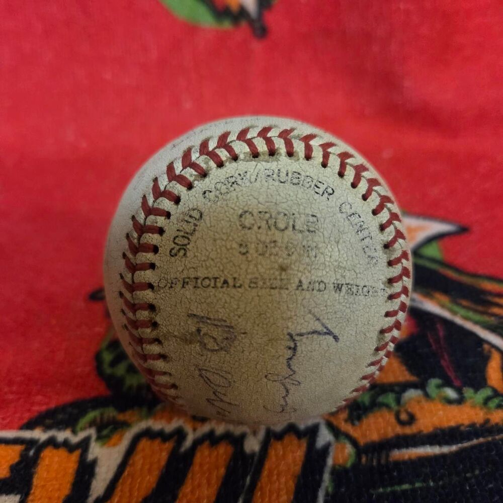 Mlb White and Red Ball-sports